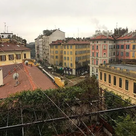 V12 Design Apartmán