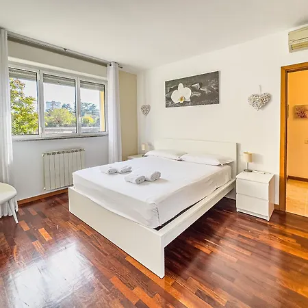 Apartment Splendido Quadrilocale Vicino Metro Istria *