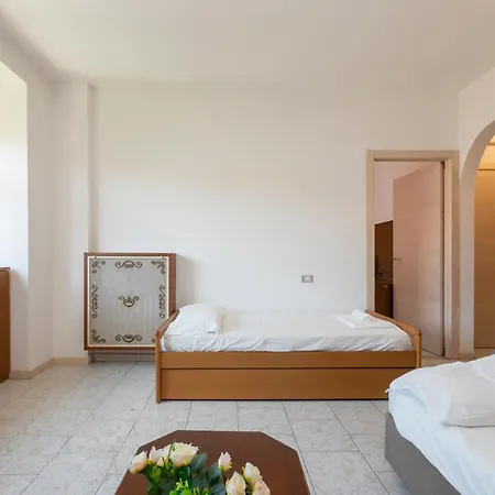 Ampio E Luminoso Appartamento, Posto Auto Gratuito - Quarenghi *