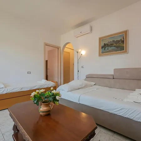 Ampio E Luminoso Appartamento, Posto Auto Gratuito - Quarenghi