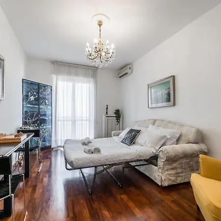 דירה Navigli - 5 Minutes From The Metro