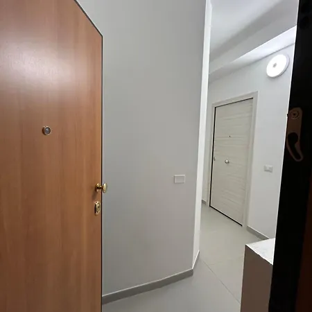 Im - Viale Monza ミラノ