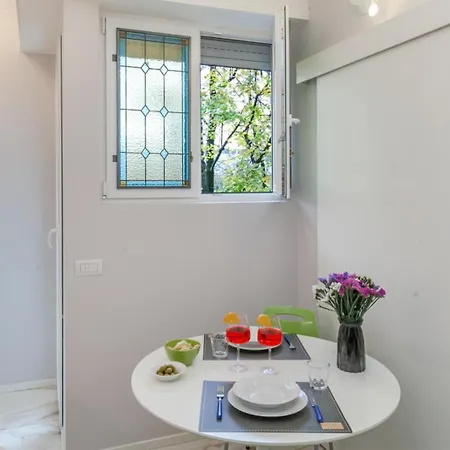 Butterfly Gate 밀라노