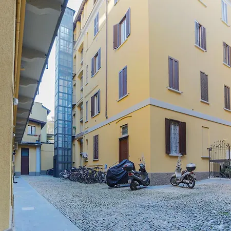 The Rent - Spacious Two Bedrooms Near Porta Romana