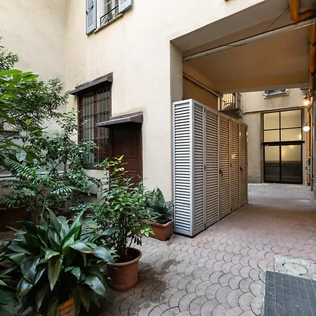 Magnoliaapartments - 5 Nirone Center アパート ミラノ