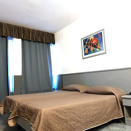 ホテル Vitruvio 3*