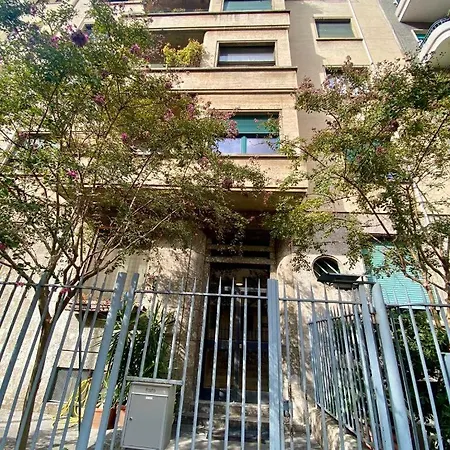 Spacious Near Centrale-loreto-duomo Апартаменты