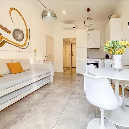Appartement Casa Alberto Da Giussano, Elegante Bilocale In Centro Con Balcone Sul Parco *