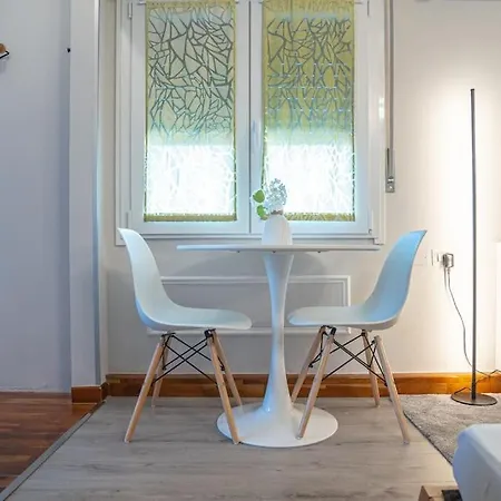 Singola Con Ac, Tv, Wi-fi E Cucina Hotell