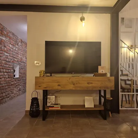 Regina In Porta Romana 3 - Sky Tv, Wifi & Breakfast Box Apartamento