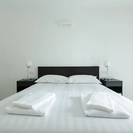 Easytopstay - Porta Nuova Bright And Roomy Flat Appartement Milaan