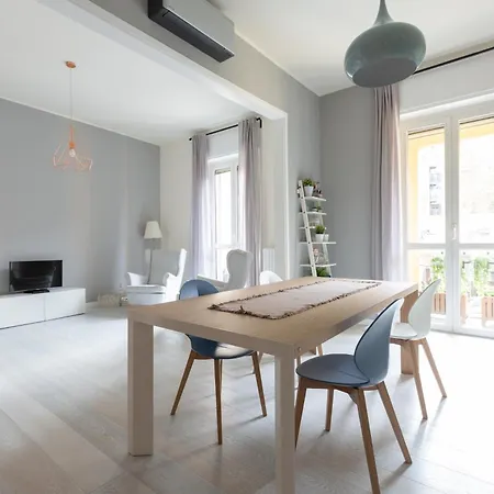 Porta Volta Bright And Roomy Flat 아파트 *