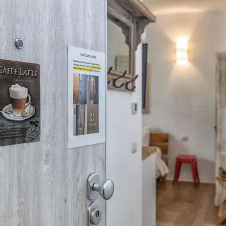 Luxury Cozy By Station - Cafe