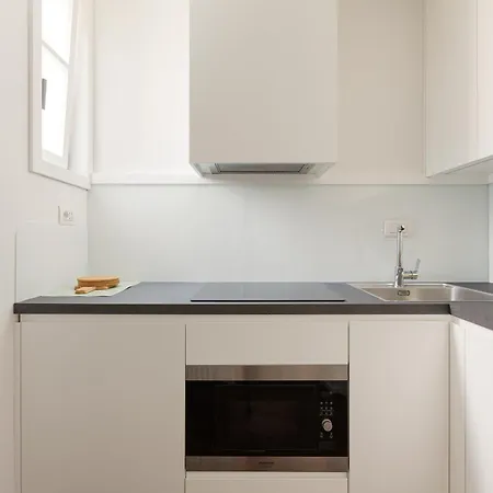 Apartamento Guesthost - Tiny Near Station *