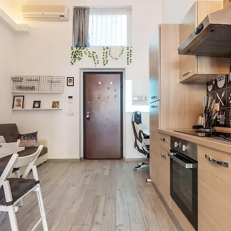 Daire Da Francesco - Ampio Monolocale Soppalcato Milano