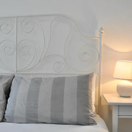 Apartment M.aurelio Red Milan