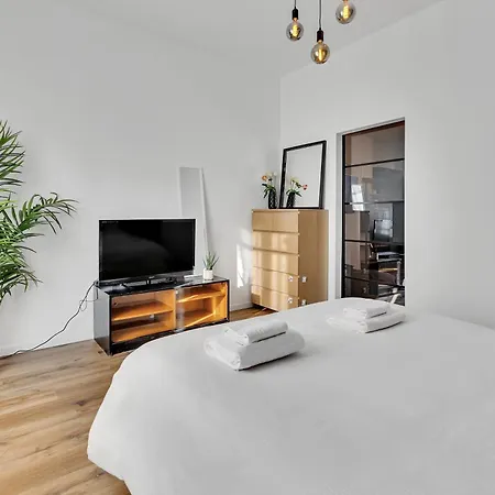 Apartamento Free Parking New 15 Min To Duomo *