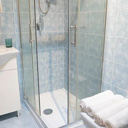 Cos54 • Exclusive With Terrace • アパート *