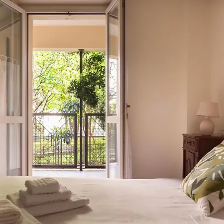 アパート Moscova-brera Elegante Con Giardino Privato ミラノ