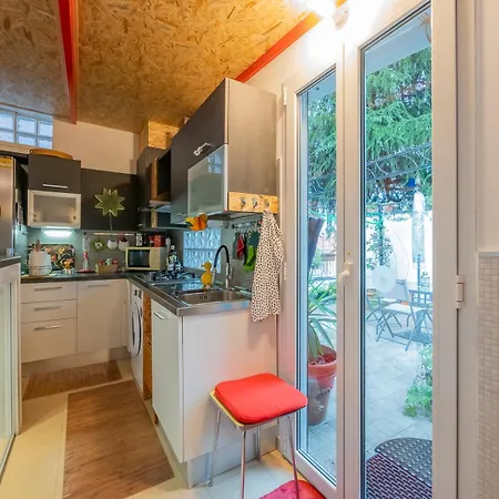 Apartment Xenia - Urban Oasis With Terrace *