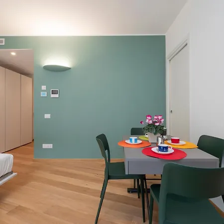 Youhosty - Palazzo Crovato 3b *