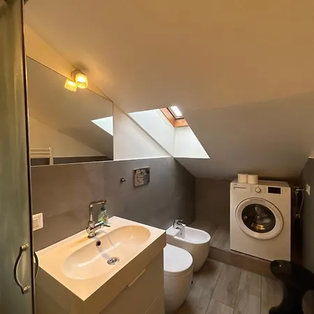Mansarda Open Space Vicino Zona Isola Apartment