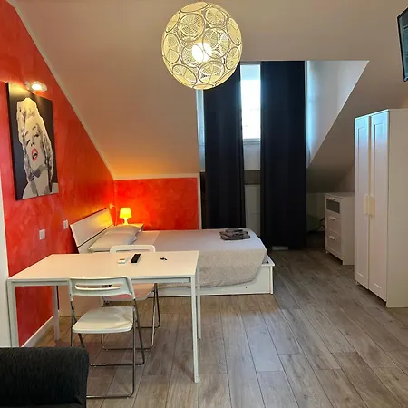 Apartment Mansarda Open Space Vicino Zona Isola *