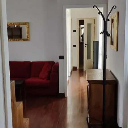 アパート Sempione Red&silver ミラノ