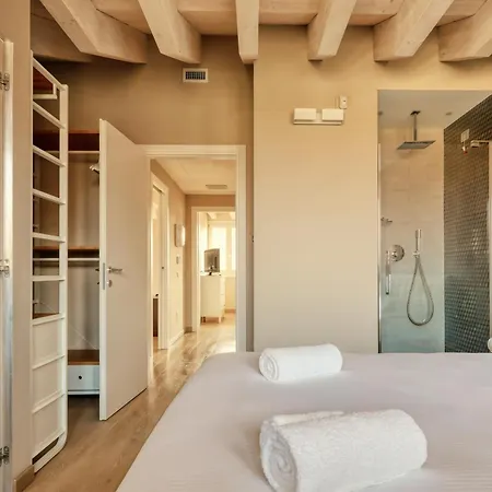 Joivy Elegant With Parking And Balcony