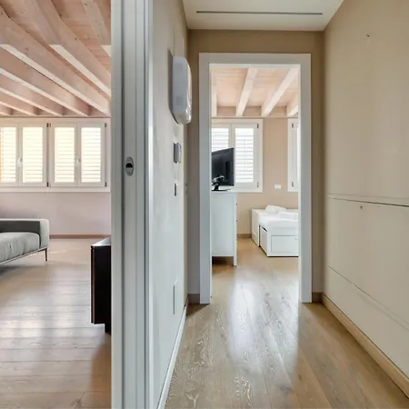 Joivy Elegant With Parking And Balcony Lägenhet Milano