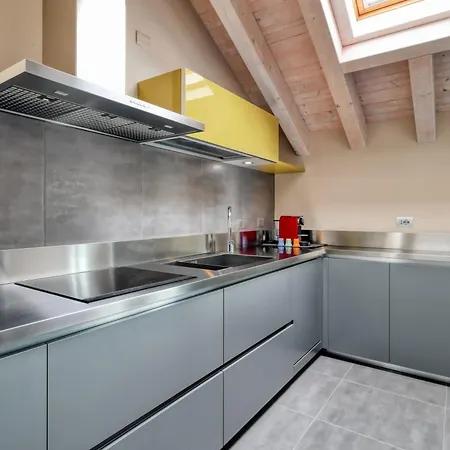 Joivy Elegant With Parking And Balcony