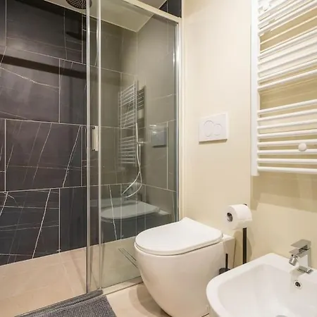 Chic In Nolo: Style And Comfort In *