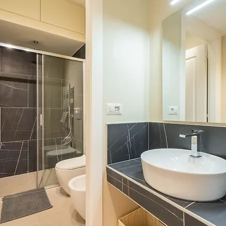 Chic In Nolo: Style And Comfort In