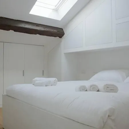 Duomo Modern Apartment