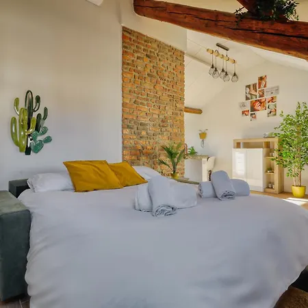 Ami's Terrace - New Gem In Citylife District Apartment