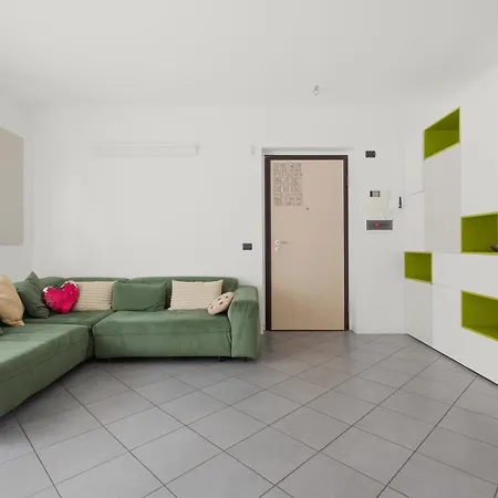 Niguarda - Ampio E Moderno Trilocale Apartment