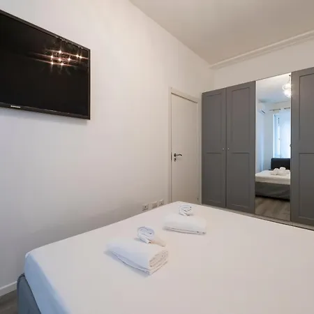 Apartment I Host - Melloni 34 *