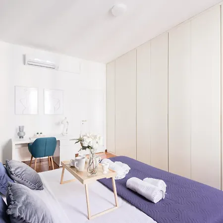 Easylife - - Ozanam 4 - Buenos Aires * Milán