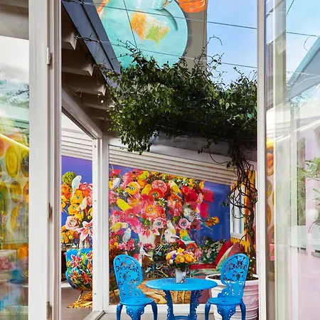 Toiletpaper Living * מילאנו