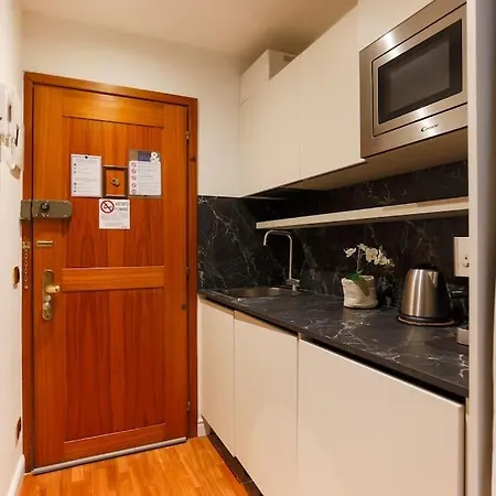 Porta Nuova Moscova: Cozy Near Duomo! *