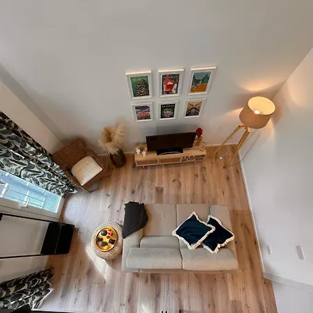 Classy & Chic 2 Storey Loft * Milánó