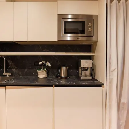 Porta Nuova Moscova: Cozy Near Duomo! Appartement