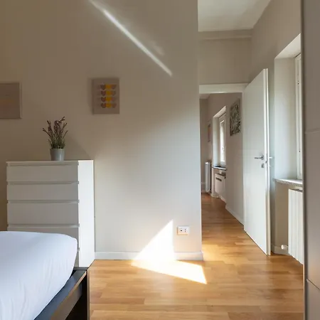 Easytopstay - Porta Romana Lovely Lägenhet Milano