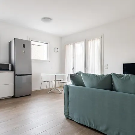 Apartment Bilocale Con Balcone Vicino Palazzo Del Ghiaccio