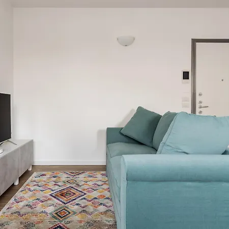 Bilocale Con Balcone Vicino Palazzo Del Ghiaccio *