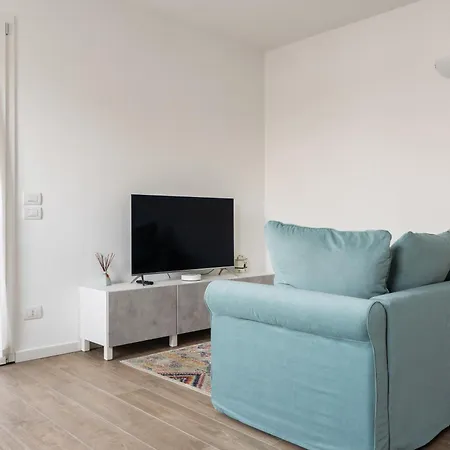 Bilocale Con Balcone Vicino Palazzo Del Ghiaccio Apartment *