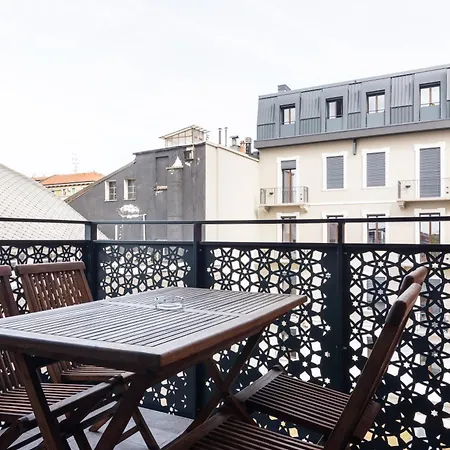 Bilocale Con Balcone Vicino Palazzo Del Ghiaccio Apartment