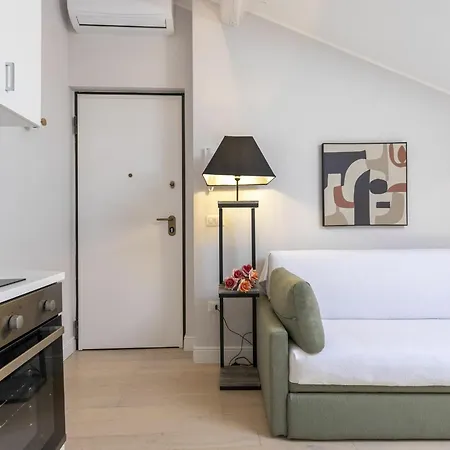 Daire Ferrucci 1 Bedroom Attic In By Halldis Milano