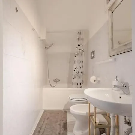 Sky-view Flat In Milano