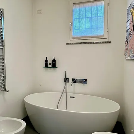 New Luxury Modern Flat In Center - Navigli/duomo Milaan